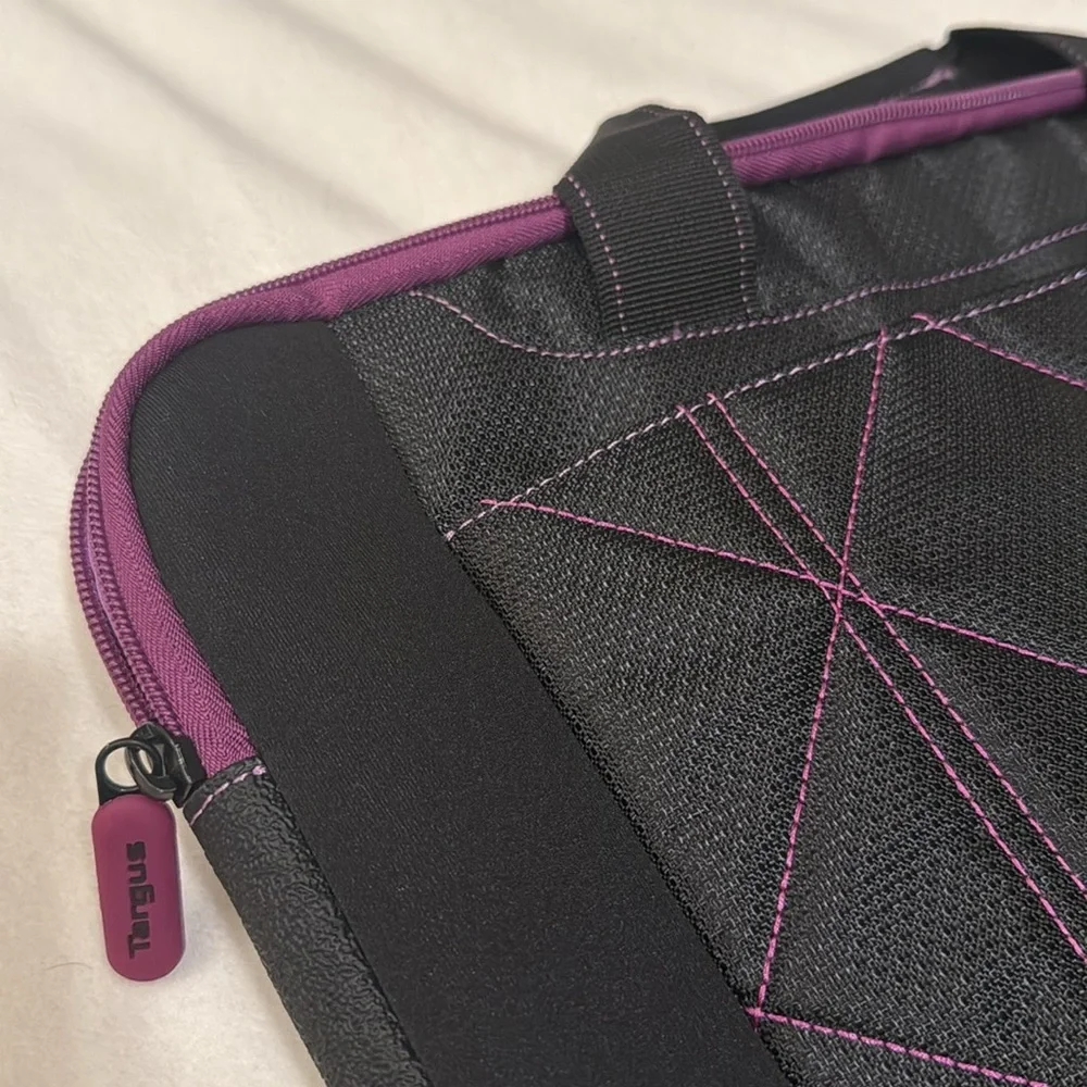 Targus‎ Black and Purple Women's Bag